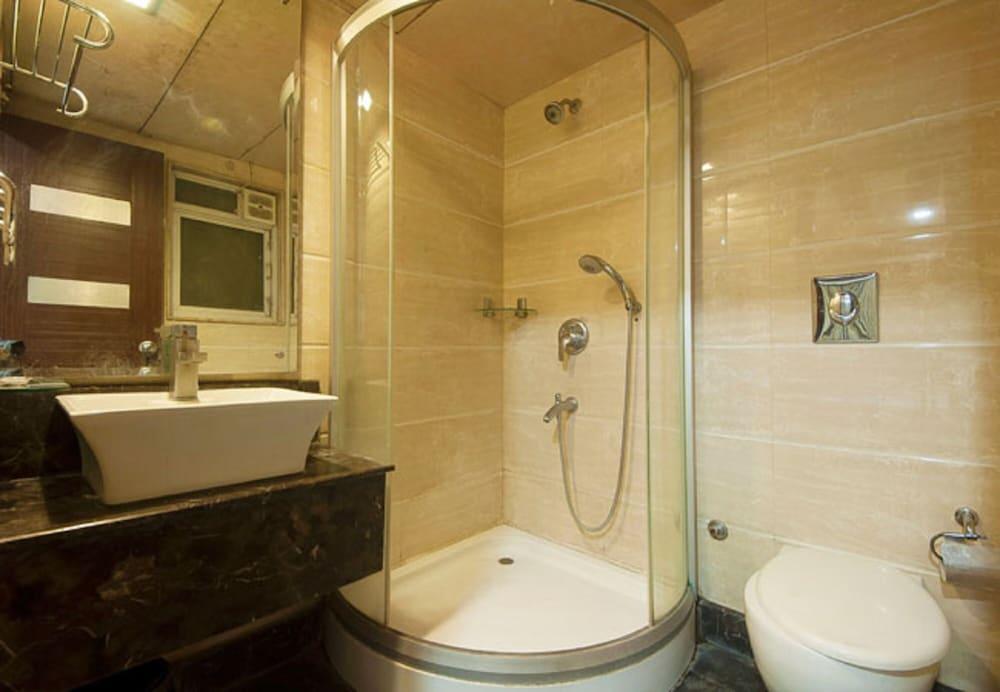 Tryfena Hotel New Delhi